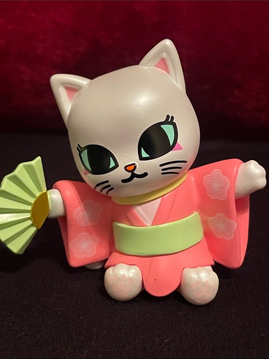 tokidoki Other - tokidoki Cherry Blossom Cat Vinyl Figure - Pink Kimono & Mint Obi